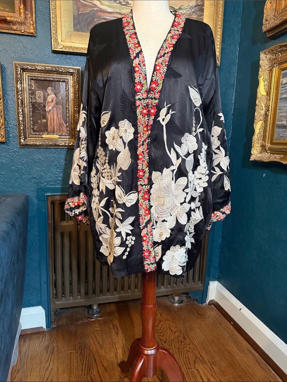 Johnny Was Reversible Black Satin Kimono Jacket with White Floral Embroidery